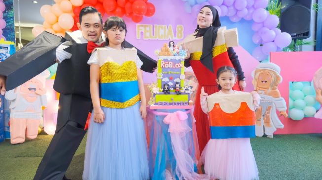 Gilang Widya Pramana dan Shandy Purnamasari menggelar pesta ulang tahun putrinya, Felicia yang ke-8. [Instagram]