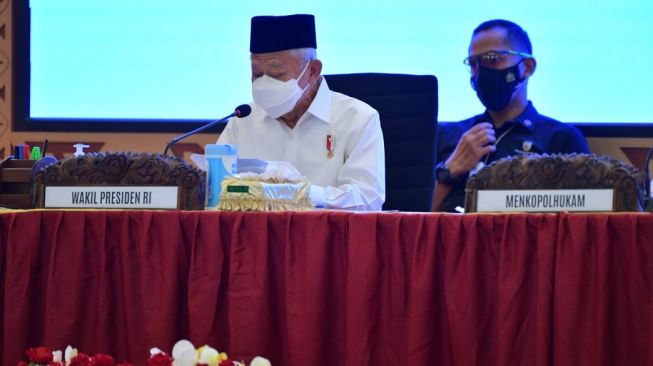 Batas Waktu Menipis, Wapres Sebut Perlu Strategi Khusus Tangani Kemiskinan di Papua Barat