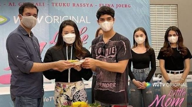 Widih Kereen! Little Mom Pecahkan Rekor Muri