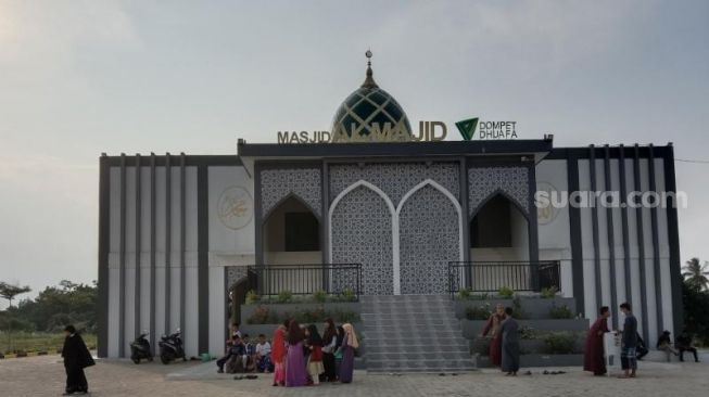 Masjid Al Majid di Bukit Kemuning Lampung Utara. [Suaralampung.id/Santo]