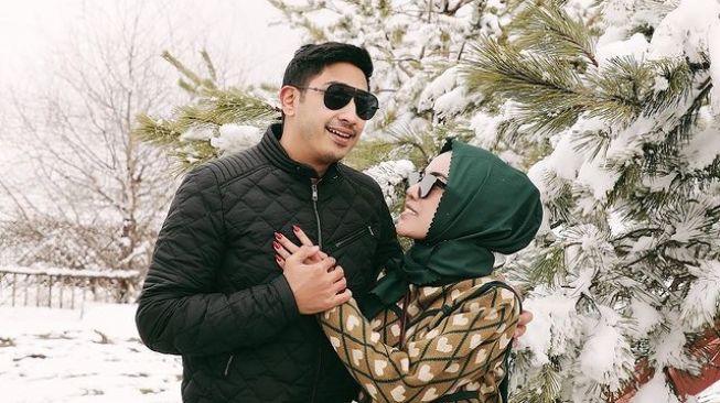 Potret Medina Zein dan Lukman Azhari. (Instagram/medinazein)