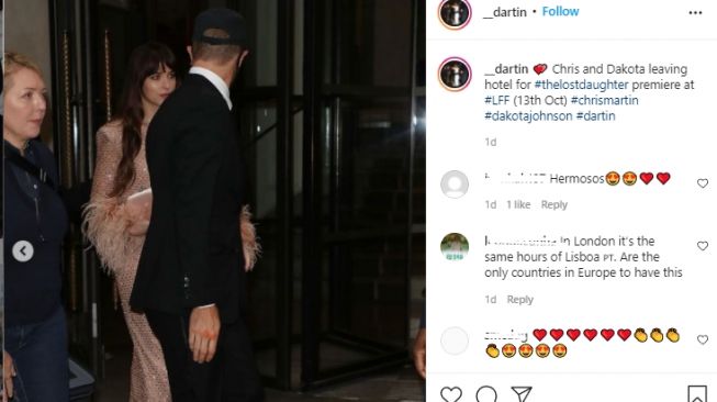 Potret mesra Chris Martin dan Dakota Johnson. [Instagram/__dartin]