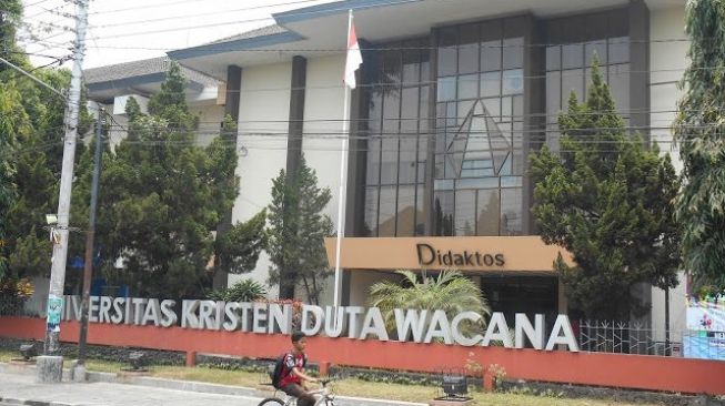 Universitas Kristen Duta Wacana. [Kelaskaryawan.org]