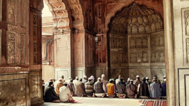 Buya Hamka: Hukum saat Khatib Lupa Rukun Khutbah Jum'at dan Hal-hal