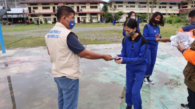 Perkuat Prokes Jelang Penutupan PON XX, BNPB Distribusikan 2 Juta Masker