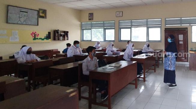 Pembelajaran Tatap Muka (PTM) di sekolah-sekolah Kabupaten Sleman - (SuaraJogja.id/Hiskia Andika)