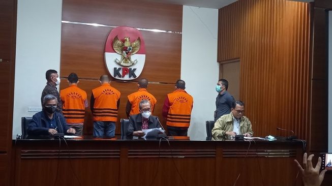 KPK menetapkan Bupati Musi Banyuasin, Dodi Reza Alex Noerdin (DRA) sebagai tersangka kasus dugaan suap. (Suara.com/Arga)
