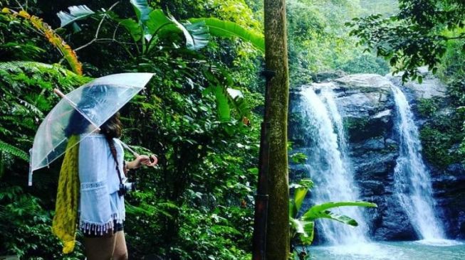 Sensasi Mandi di Air Terjun Kembar Juwuk Mains Jembrana Bali