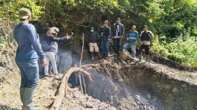 Wabup Sigi Tinjau Dua Kecamatan, Janji Perbaiki Akses Jalan Akibat Longsor