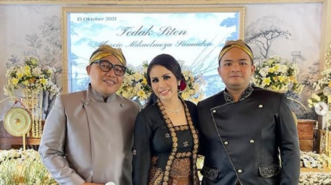 Potret Tedak Siten Anak Bungsu Momo Geisha. [Instagram]