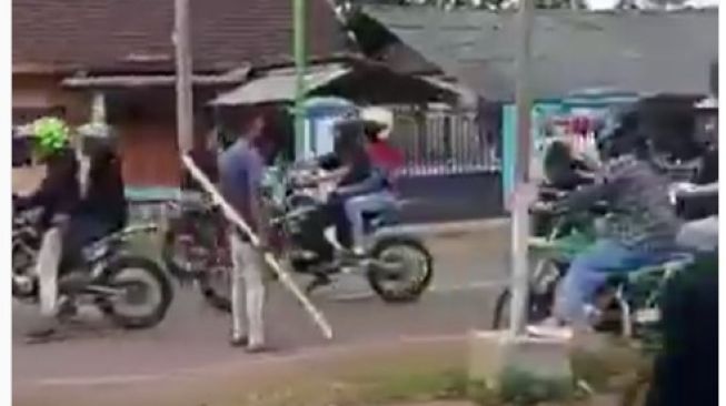 komunitas motor trail diajak duel warga resah ulah blayer. [foto: tangkapan layar Instagram]