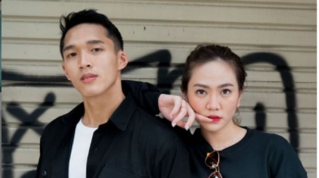 5 Momen Mesra Jonatan Christie dan Shanju Eks JKT48, Masih Malu-malu