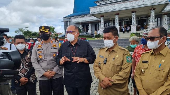 Bertemu Demonstran di Simalungun, Junimart Girsang Berjanji Akan Panggil PTPN IV