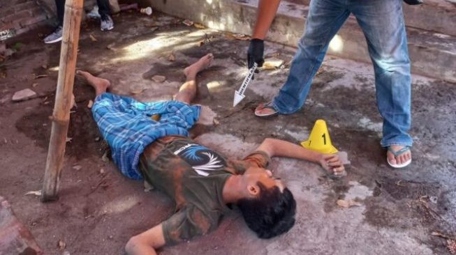 Guru Madrasah Ditemukan Tewas ‎Terkapar di Halaman Rumah Warga