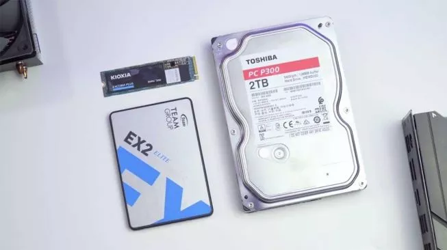 Hard drive eksternal jadi cadangan fisik untuk data HP sebagai tambahan backup cloud