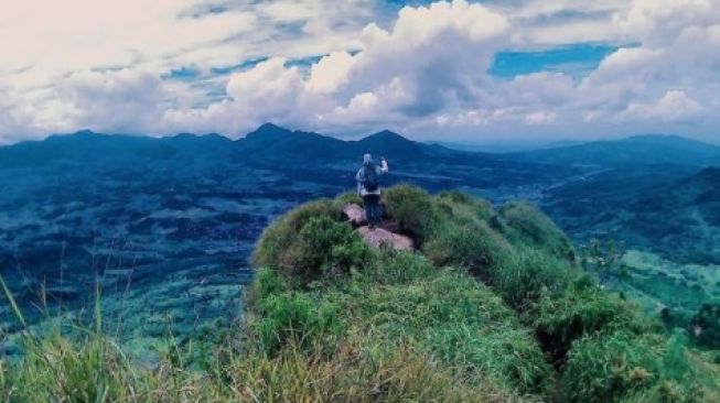 Wisata Gunung Batu Jonggol. [Instagram/@visitbogor]