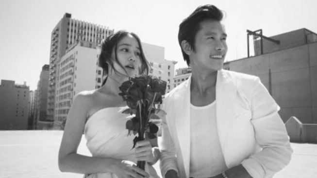 Lee Min Jung dan Lee Byung Hun. (Soompi)