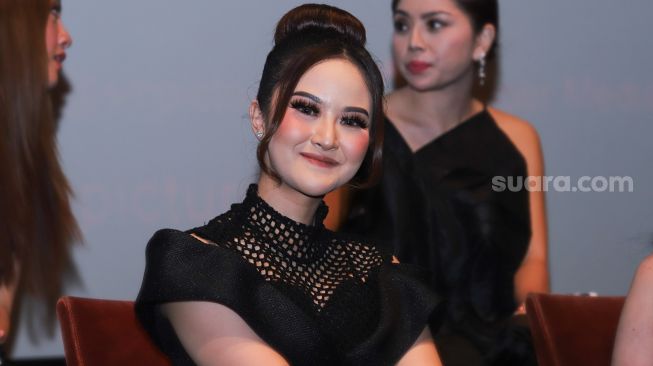 Aktris Gabriella Larasati saat jumpa pers Film 'Roh Mati Paksa' di Epicentrum, Jakarta Selatan, Selasa (19/10/2021). [Suara.com/Alfian Winanto]