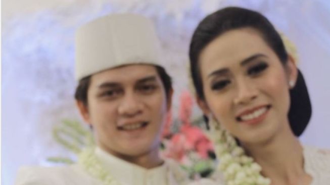 Potret Pernikahan Pebulu Tangkis Indonesia. [Instagram/ndreadistiaa]