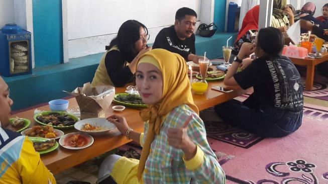 Cafe & Resto Pesona Seafood, Pertama di Sumedang
