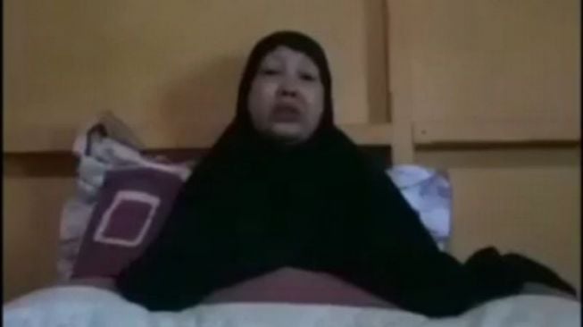 Beredar Video Ibu Minta Anaknya yang Teroris Pulang ke Rumah: Ibu Rindu Nak