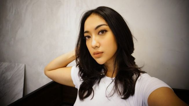 8 Pesona Anindita Hidayat, Selebgram yang Dikabarkan Pacaran dengan Rizky Febian