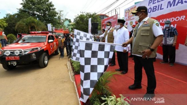 Peringatan Bulan Pengurangan Risiko Bencana, 10 Mobil BPNB Bagi Masker di Ambon