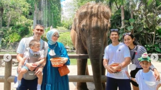 Liburan Citra Kirana dan Rezky Aditya di Bali. [Instagram/citraciki]