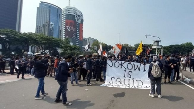 Tak Bisa Mendekat ke Istana, Puluhan Mahasiswa Pendemo Jokowi Dicegat Barikade Polisi