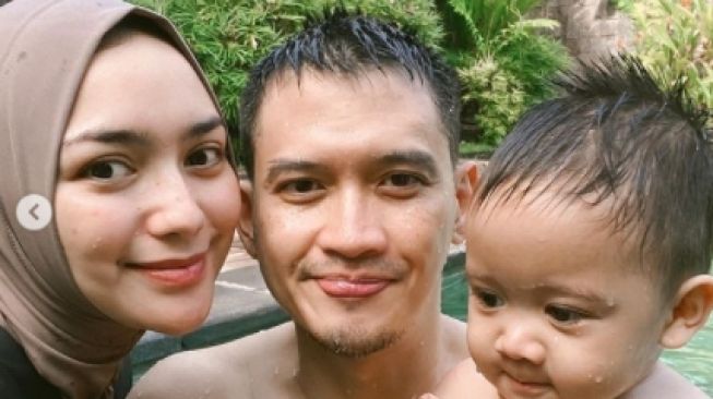 Liburan Citra Kirana dan Rezky Aditya di Bali. [Instagram/citraciki]