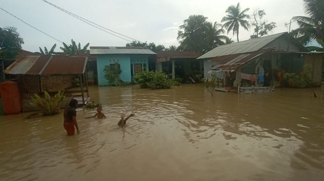 Banjir serdang Serang Dikepung