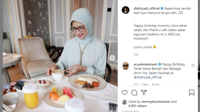 Didi Riyadi merayakan ulang tahun sang ibu, Farida Saleh [Instagram/@didiriyadi_official]