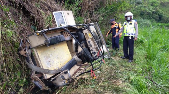 Begini Kondisi Land Rover yang Terjun ke Jurang Sedalam 30 Meter di Pangalengan