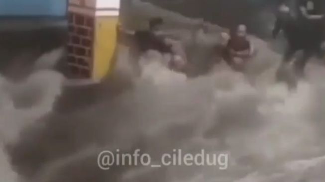 Hujan Deras, Sejumlah Wilayah Tangerang Terendam Banjir
