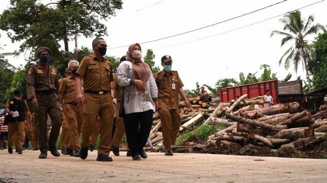 Kendaraan Over Tonase Tak Boleh Lewati Jalan di Pandeglang yang Satu Ini