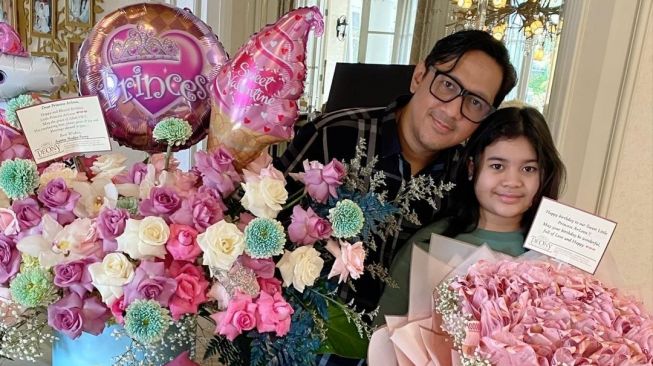 7 Potret Ultah Arlova Anak Andre Taulany, Dapat Kue dan Buket yang Tidak Biasa