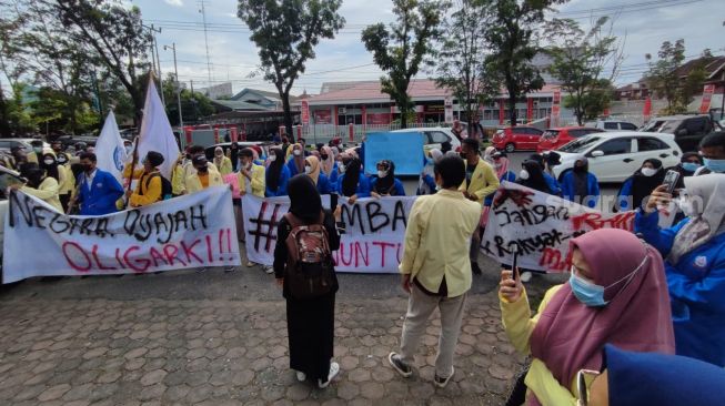 BEM Sumbar Demo Kritik 7 Tahun Kepemimpinan Jokowi