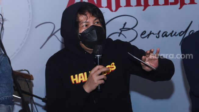 Mai Armada saat acara perilisan album terbaru Armada 'Kita Bersaudara' di Kemang Timur, Jakarta Selatan, Jumat (22/10/2021). [Suara.com/Alfian Winanto]