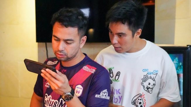 RANS Cilegon Gagal Penalti, Reaksi Raffi Ahmad yang Terkapar di Lantai Kocak Banget