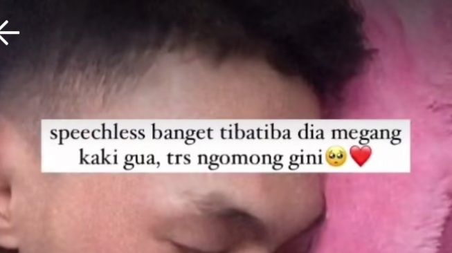 Pacar Tiba-tiba Pegang Kaki, Wanita Ini Nangis Dengar Kalimat yang Diucapkan