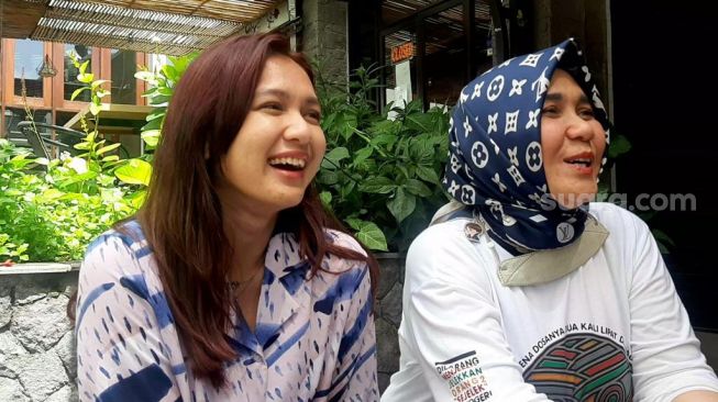 Dea Annisa atau Dea Imut bersama ibunya [Suara.com/Yuliani]