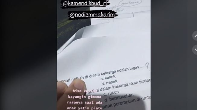 Soal ujian (tiktok.com/@lilis_we)