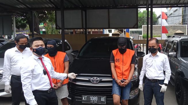 Ngaku Sebagai Anggota Kepolisian, Dua Orang Pria Rampas Mobil Travel