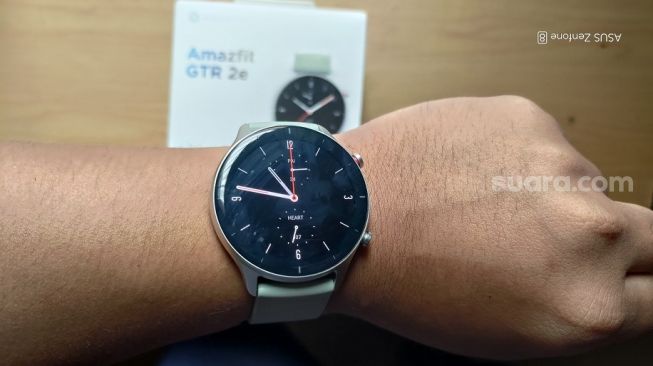 Amazfit GTR 2e. [Suara.com/Dicky Prastya]