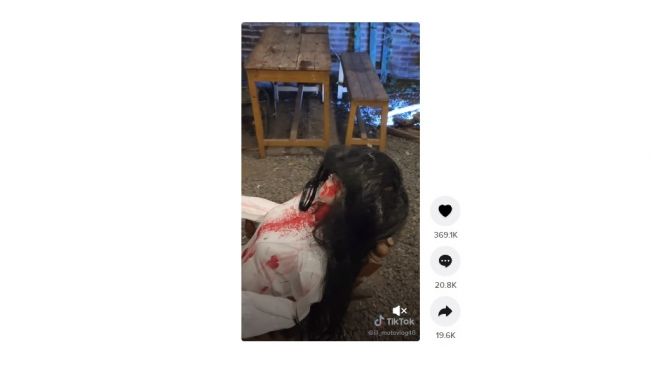 Warkop bertema horor, sekaligus uji nyali. [TikTok]