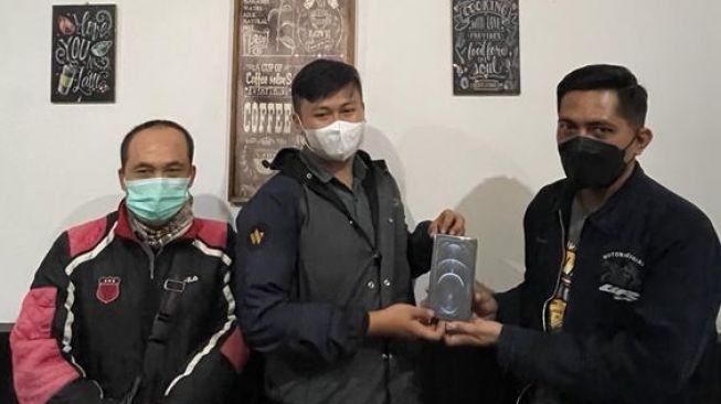 Pemenang iPhone 12 Pro Max: Rama Kusuma Wardana - Bandung [Yamaha DDS II Jawa Barat].