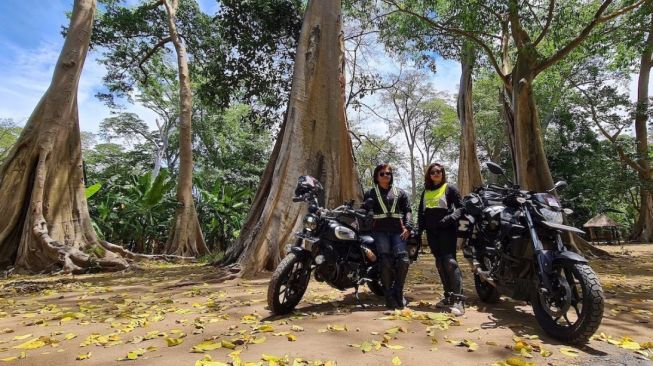 Ridersnya terdiri dari sepasang suami istri Vincent Soetedja yang menggunakan Triumph Tiger 900 Rally dan Efi Juwita mengendarai Ducati Scrambler Icon 800, ditemani Harun Hefli dan Patricia Jesslin yang sama-sama memakai Yamaha MT-25 [M8 Nusantara].