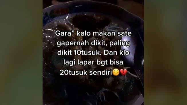 Cewek pamerkn porsi sate yang dimakan (tiktok)