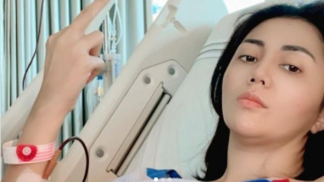 Potret Pedangdut Aida Saskia Jalani Operasi Kanker. [Instagram/aidasaskia.new]