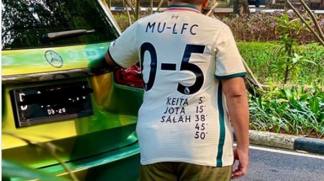 Viral Pria Indonesia Pakai Jersey Liverpool Bantai MU 5-0, Ternyata Ini Sosoknya